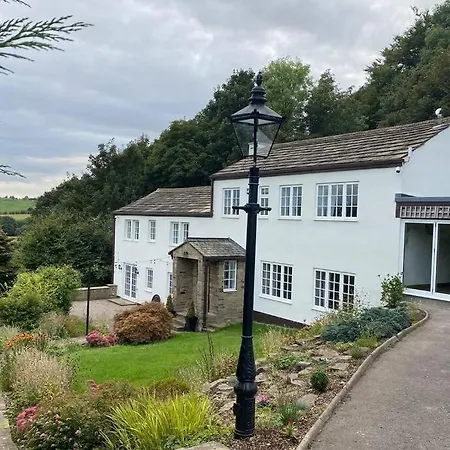 Coach House, 5.8 Acres With Hot Tub And Lake