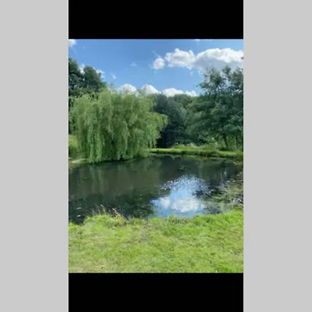 Semesterbostad Coach House, 5.8 Acres With Hot Tub And Lake Leeds (West Yorkshire)