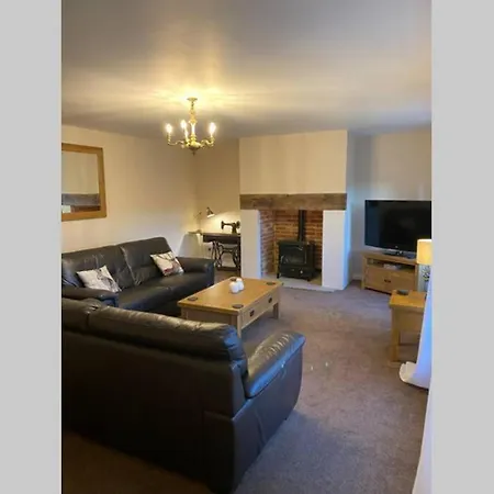 Coach House, 5.8 Acres With Hot Tub And Lake *