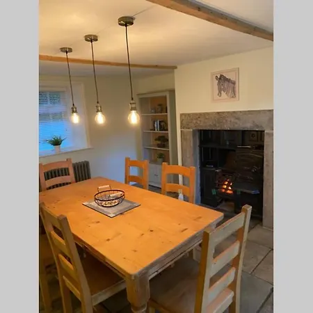 Coach House, 5.8 Acres With Hot Tub And Lake