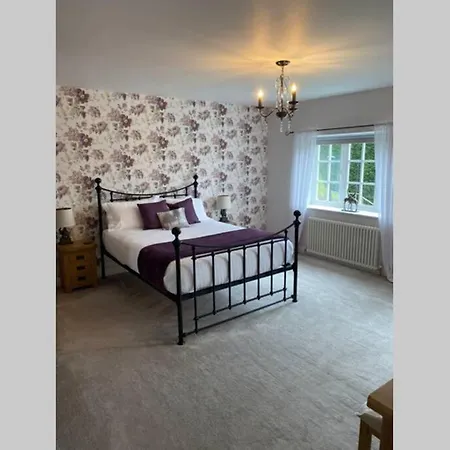 Holiday home Coach House, 5.8 Acres With Hot Tub And Lake *
